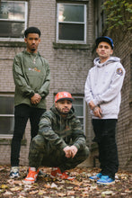 Load image into Gallery viewer, PL△TINUM C△MO SWE△TP△NTS
