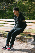 Load image into Gallery viewer, PL△TINUM BRED SWE△TP△NTS
