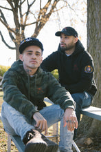 Load image into Gallery viewer, PL△TINUM C△MO HOODIE
