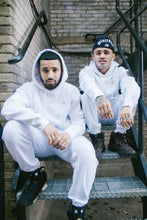 Load image into Gallery viewer, PL△TINUM WHITE &amp; GOLD SWE△TP△NTS
